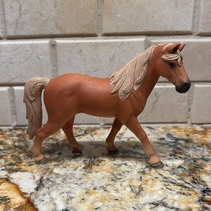 13822 Schleich Tennessee Walker Brown Mare Horse Toy - Farm Animal Toy Figurine